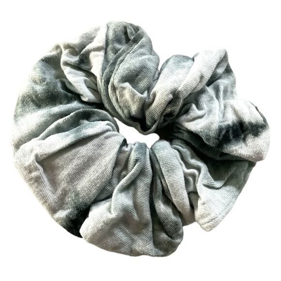 Reworked Savage Life Graphic T-Shirt Halter w/scrunchie - Picture 3 of 12